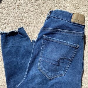 American Eagle Outfitters Women's Jeans Sz 2 Distressed NWOT